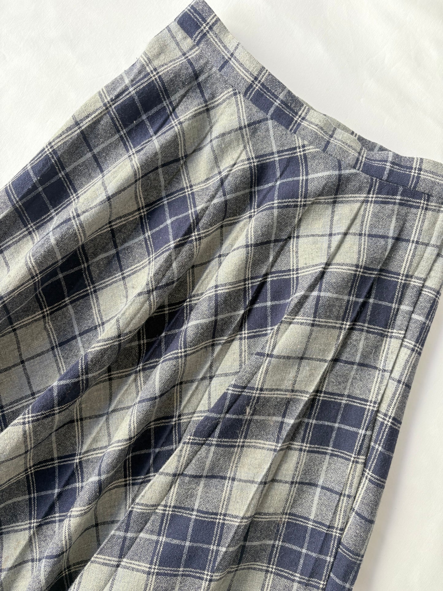 00’s Tartan wool midi skirt | Size 8