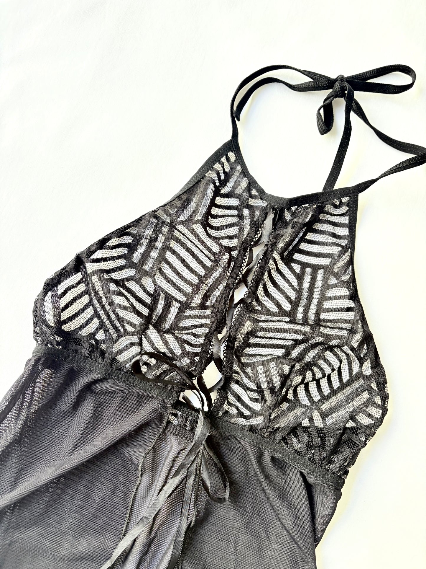 00’s Halter split front cami | Size 8