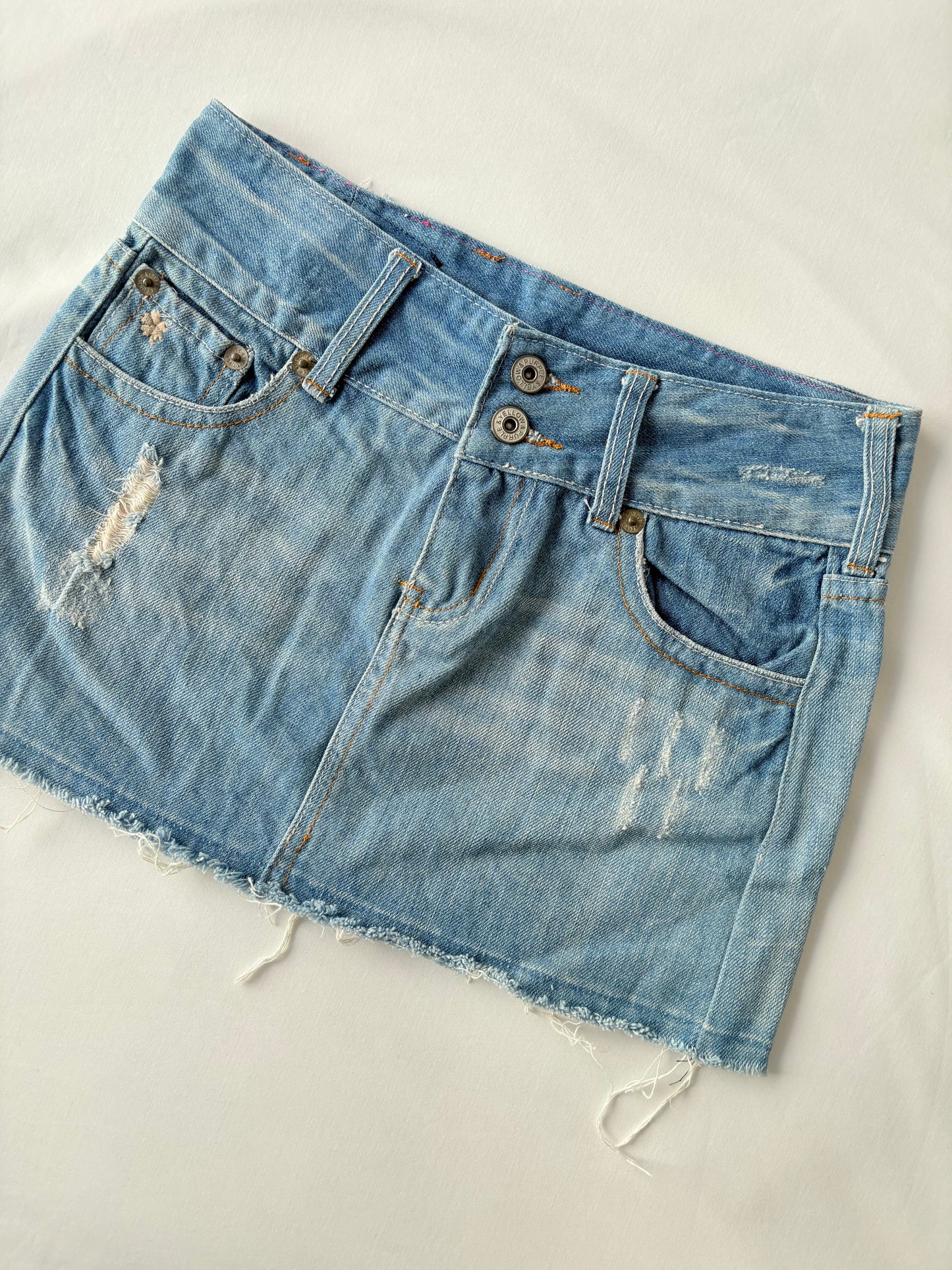 00’s Embroidered denim mini skirt | Size 8