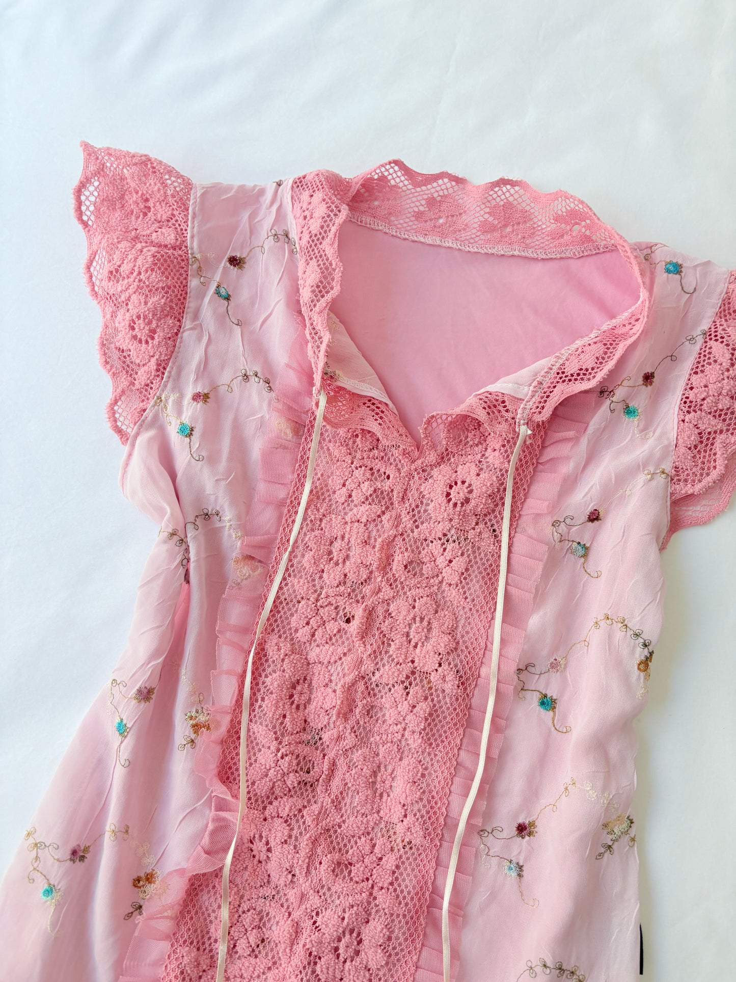 00’s Hot Shop embroidered top | Size 8-10