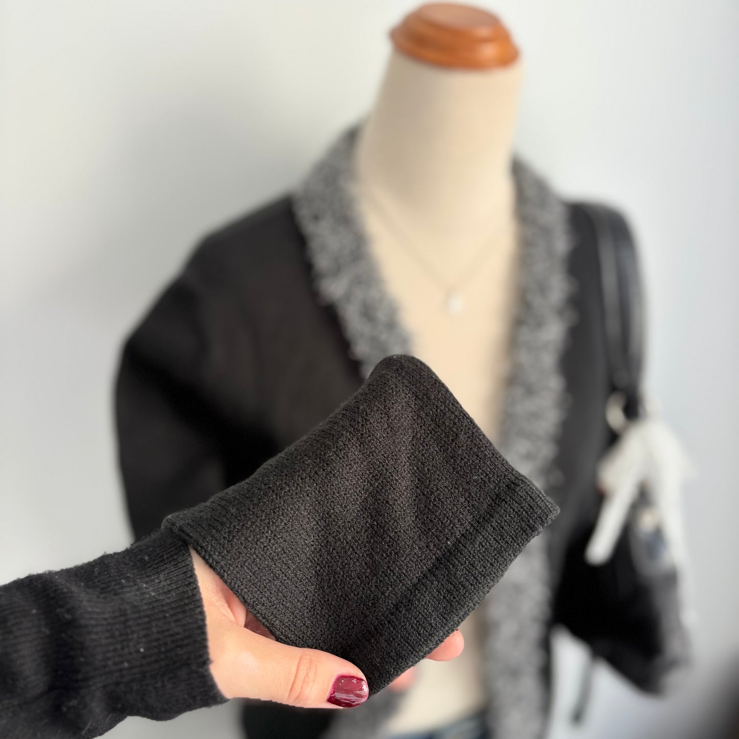 00’s Ignite clasp front knit | Size medium