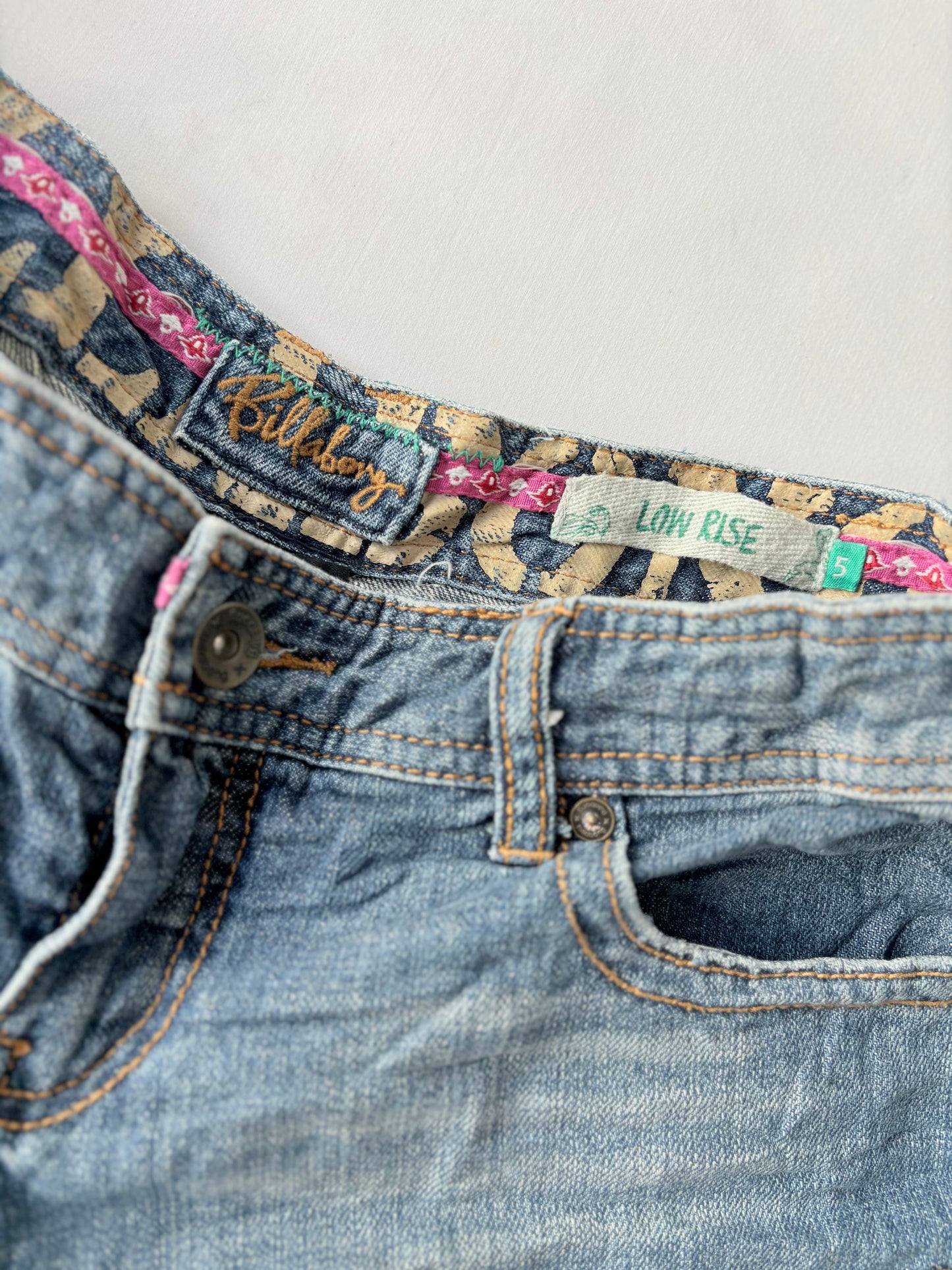 00’s Billabong low rise denim shorts | Size 10