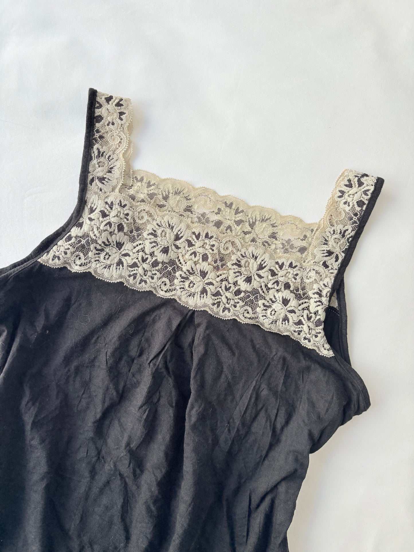 00’s Japanese lace trim cami | Size 12