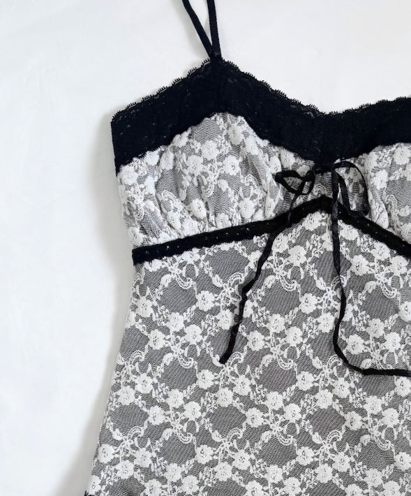00’s Memory Road lace top | Size 8
