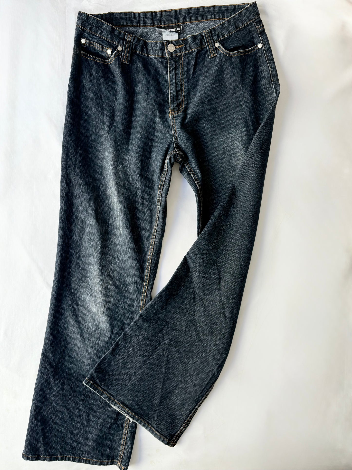 00’s Wide leg embroidered jeans | Size 14