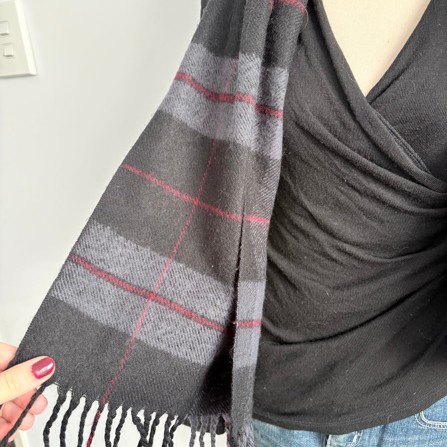 Tartan grey tassel scarf