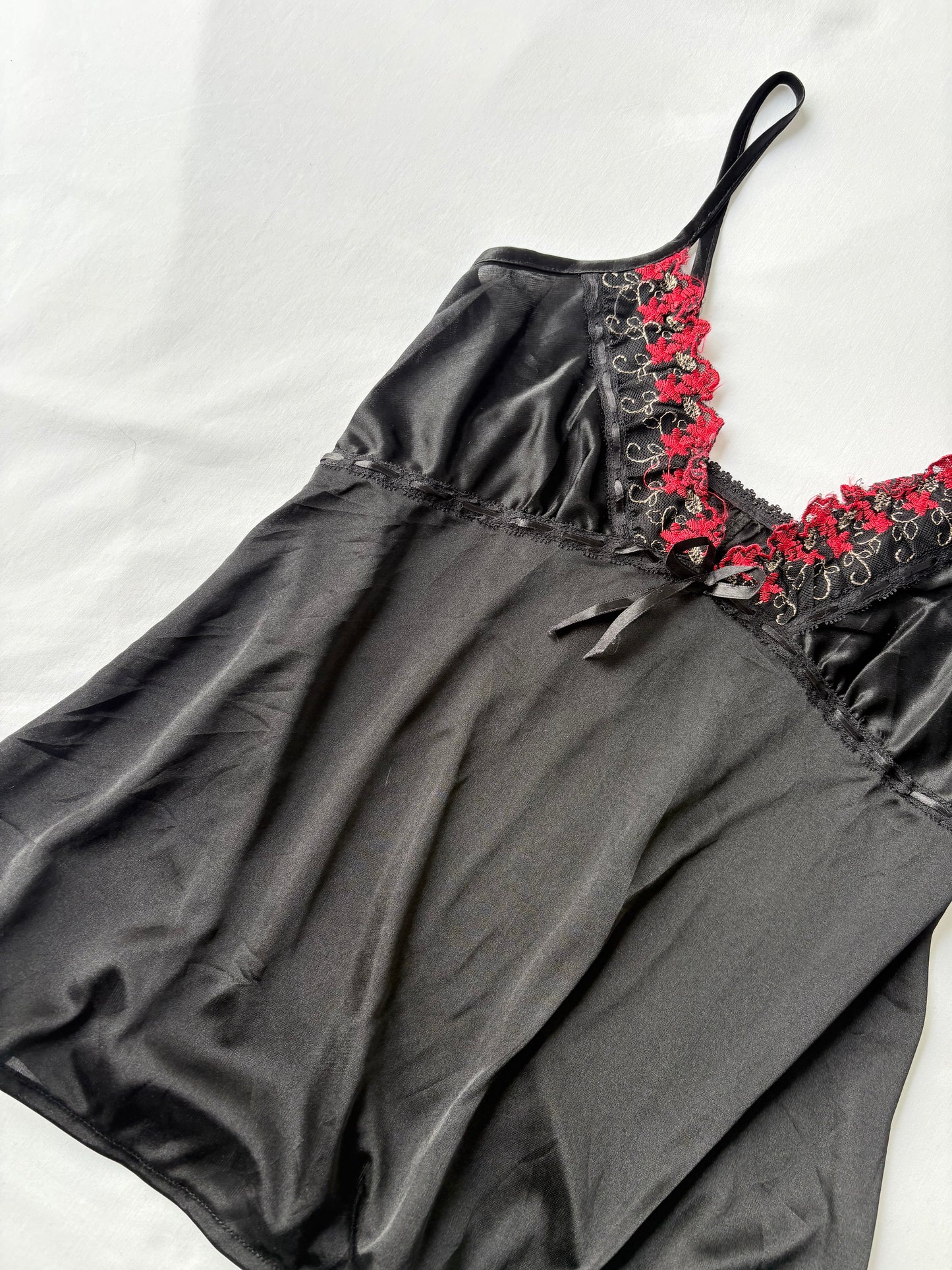 00’s Red ribbon cami | Size 10-12