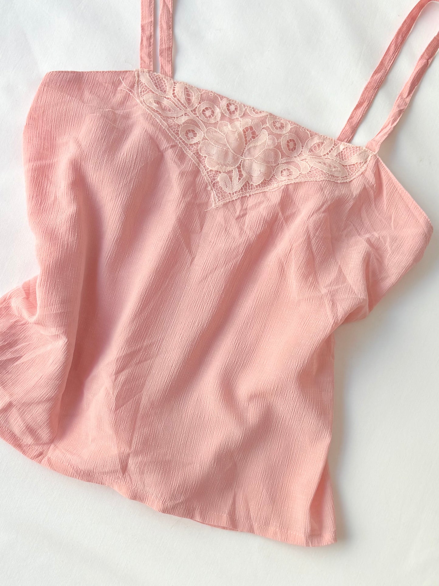 00’s Pink cropped lace top | Size 8-10