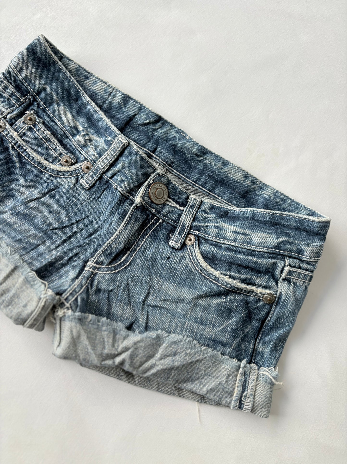 00’s Vence low rise shorts | Size 10