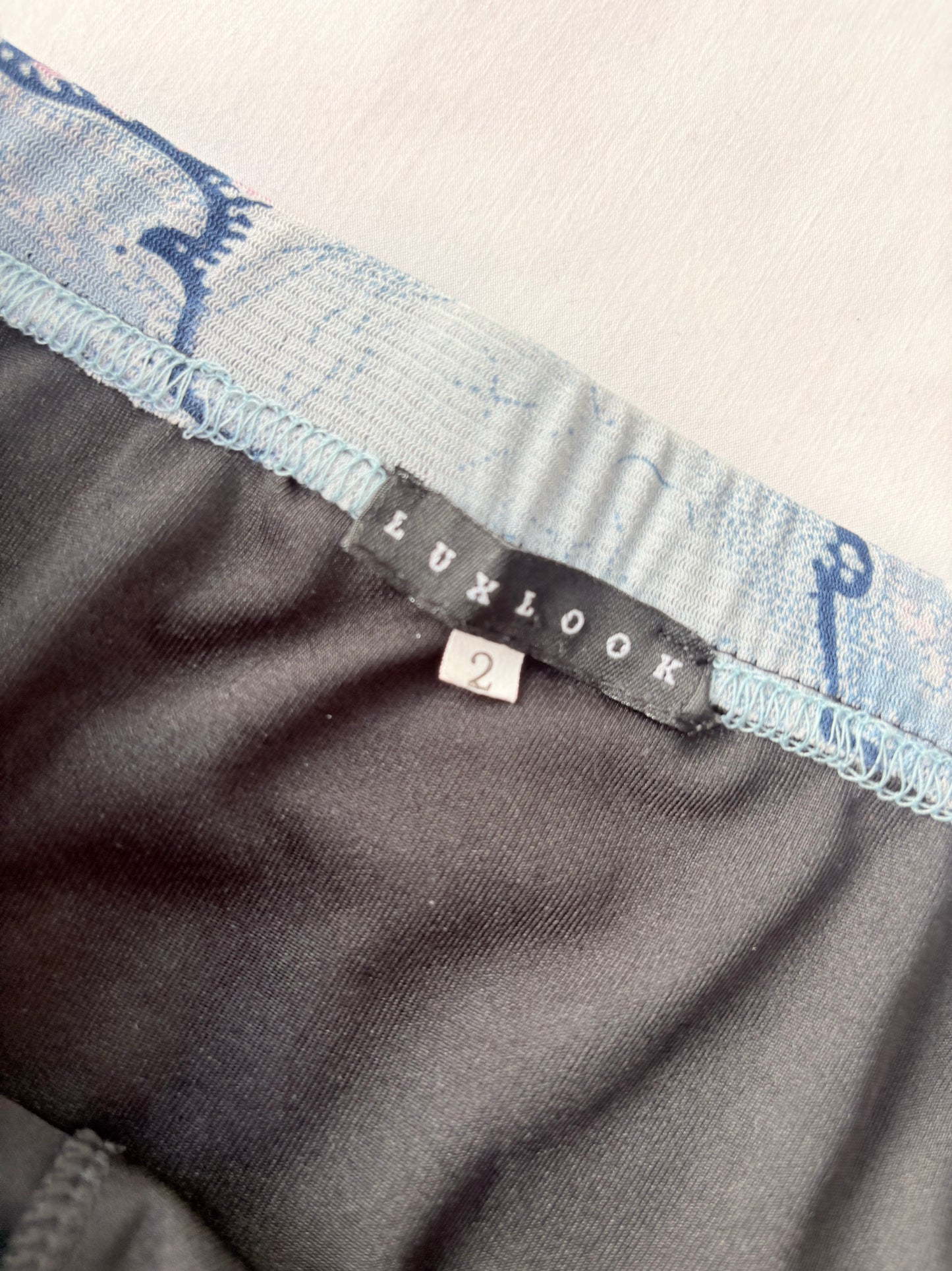 00’s Baby blue patterned midi skirt | Size 8