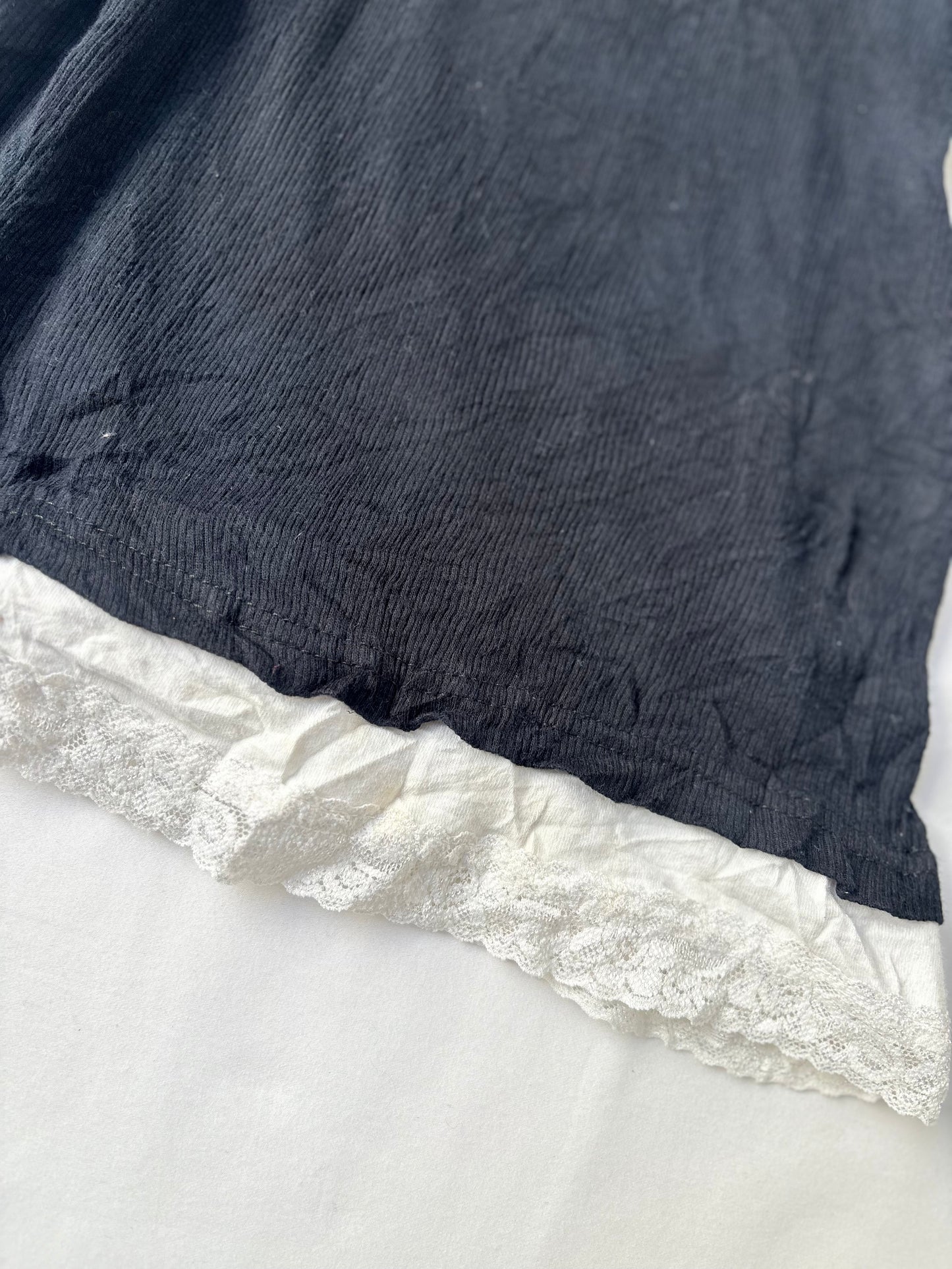 00’s Energie lace trim henley tank | Size XS