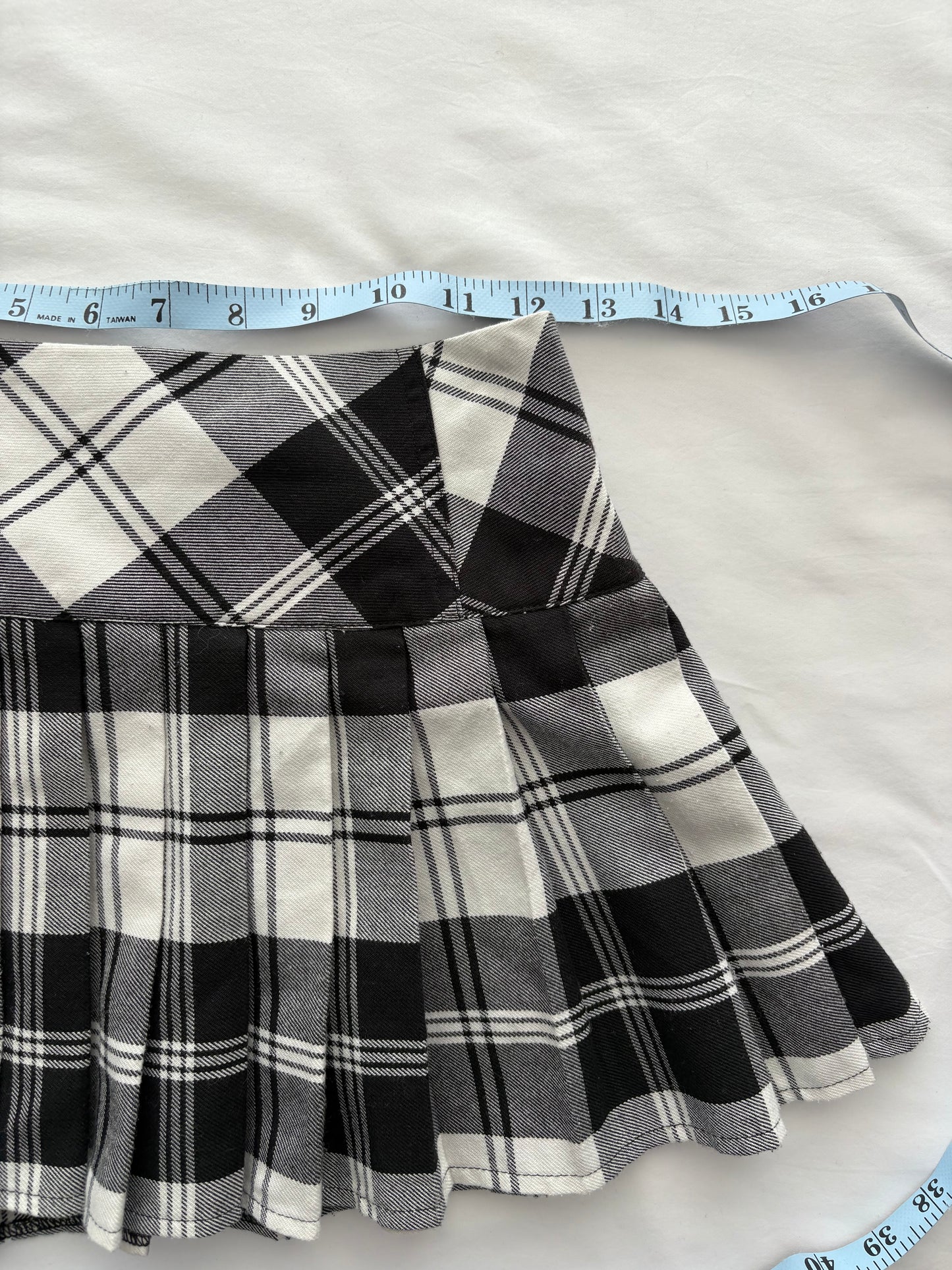 00’s Plaid mini skirt | Size 6