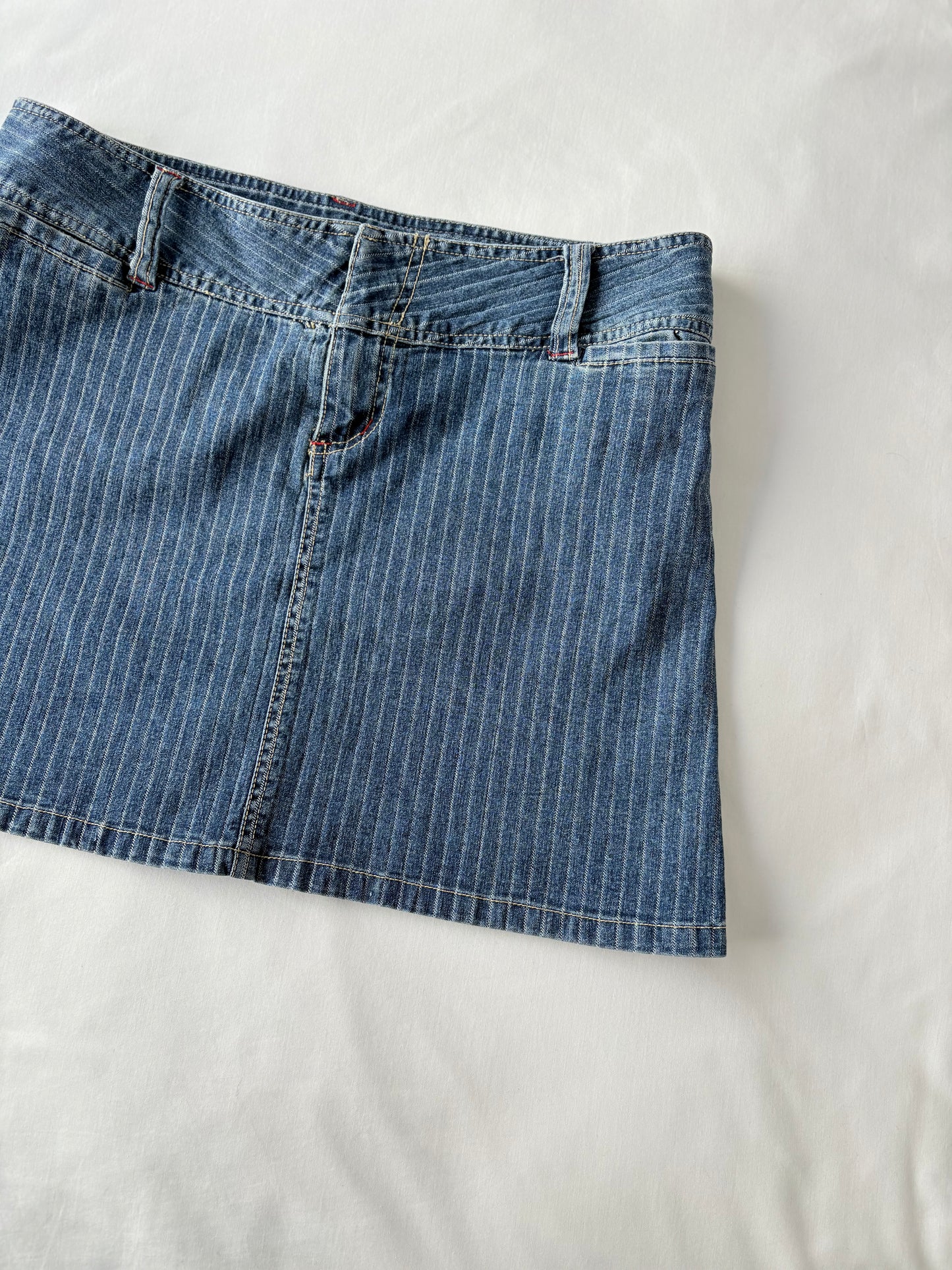 00’s Glassons pinstripe mini skirt | Size 12