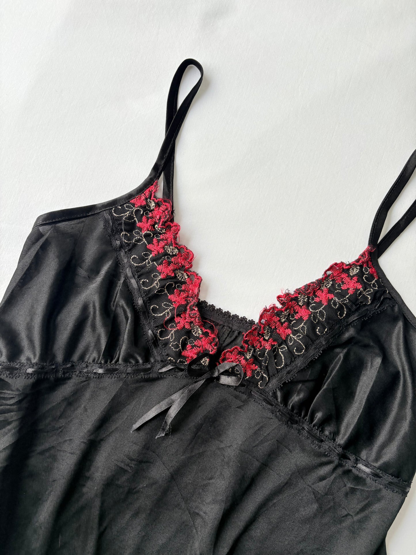 00’s Red ribbon cami | Size 10-12