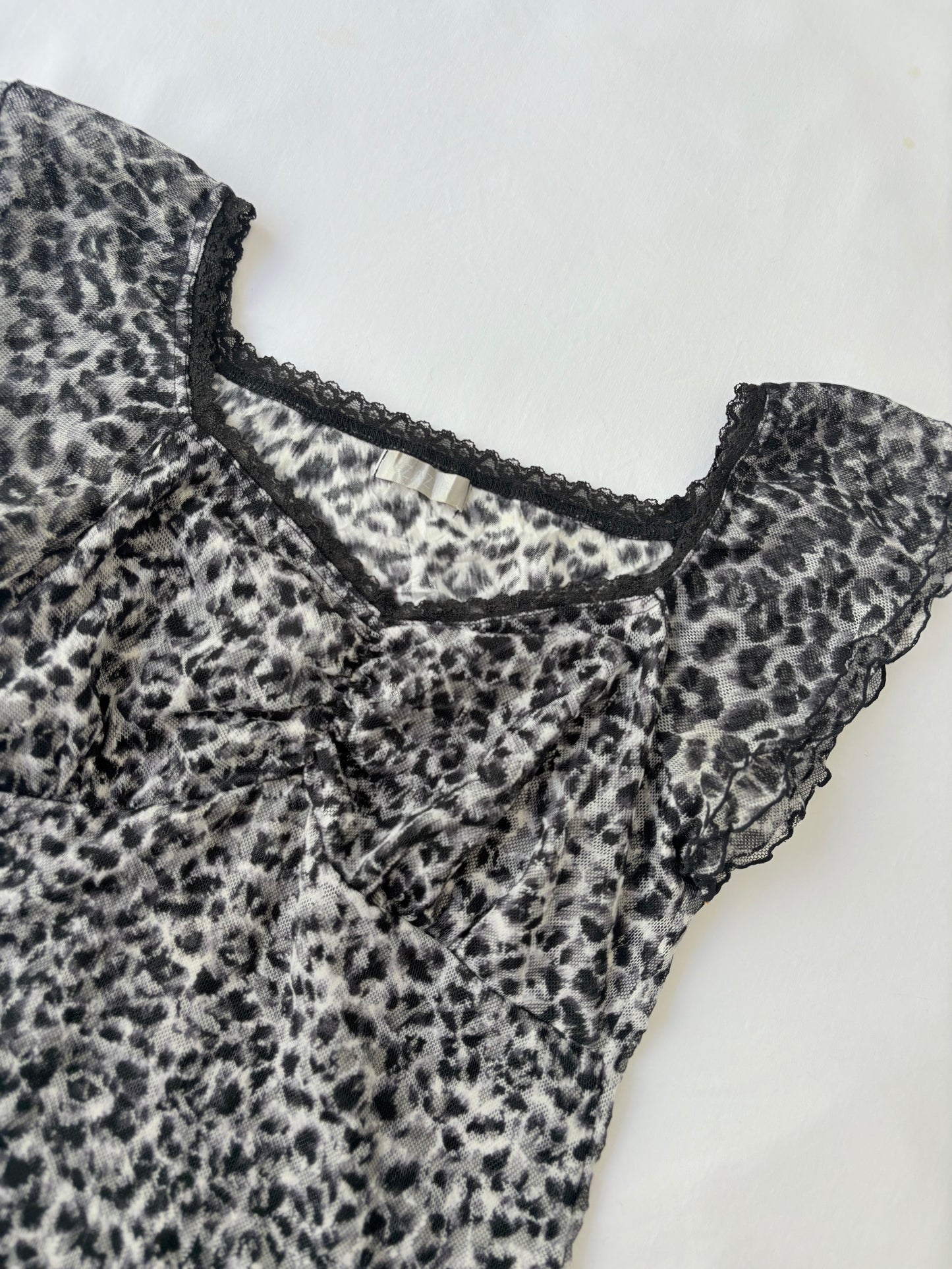 00’s Flutter leopard top | Size 8-10