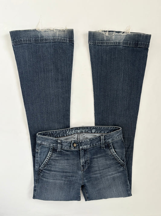00’s Guess low rise flared jeans | Size 8