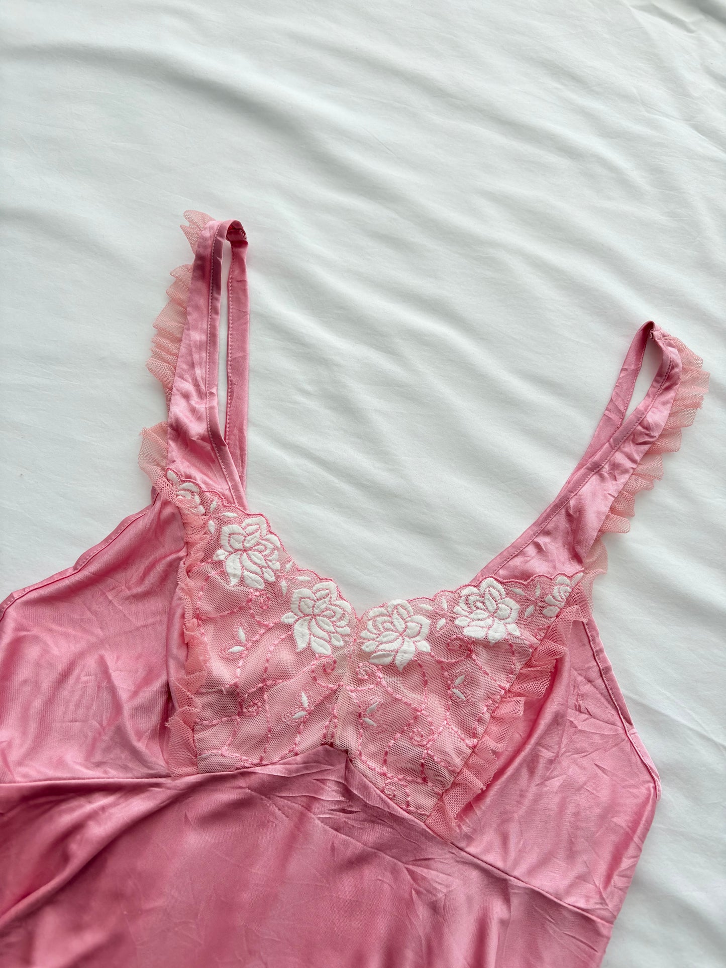 00’s Pink floral embroidered cami | Size 12