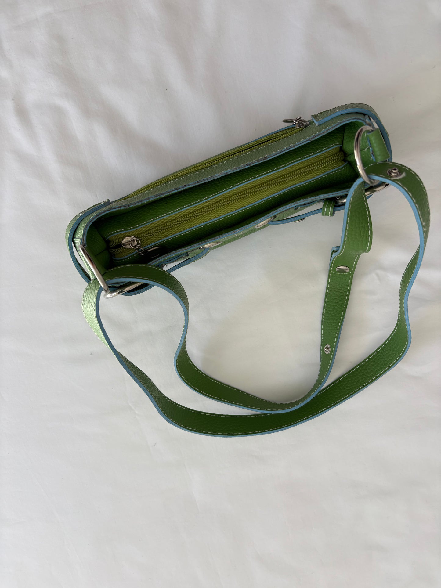 00’s Green buckle shoulder bag