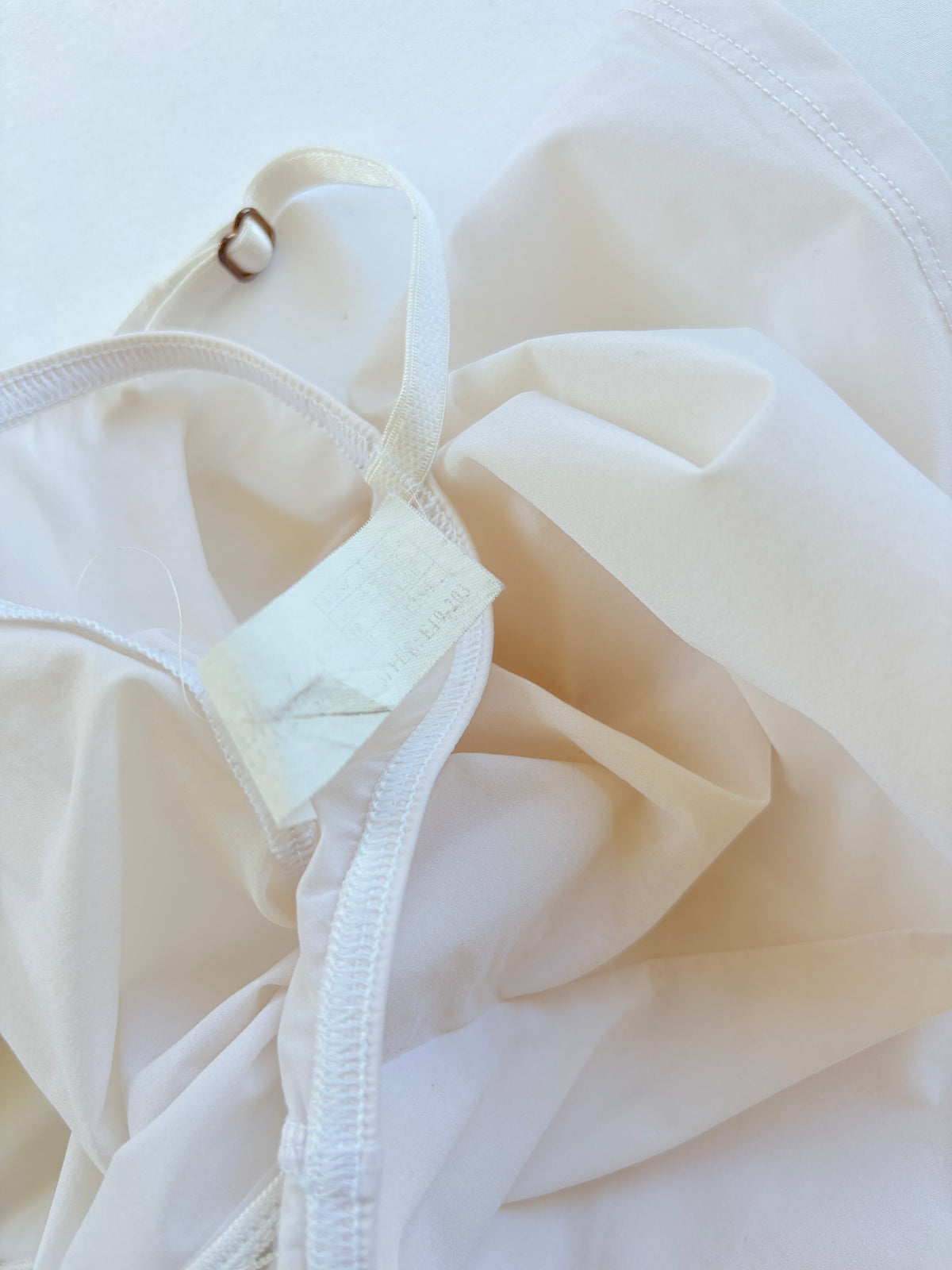 00’s Elle Macpherson cream cami | Size large
