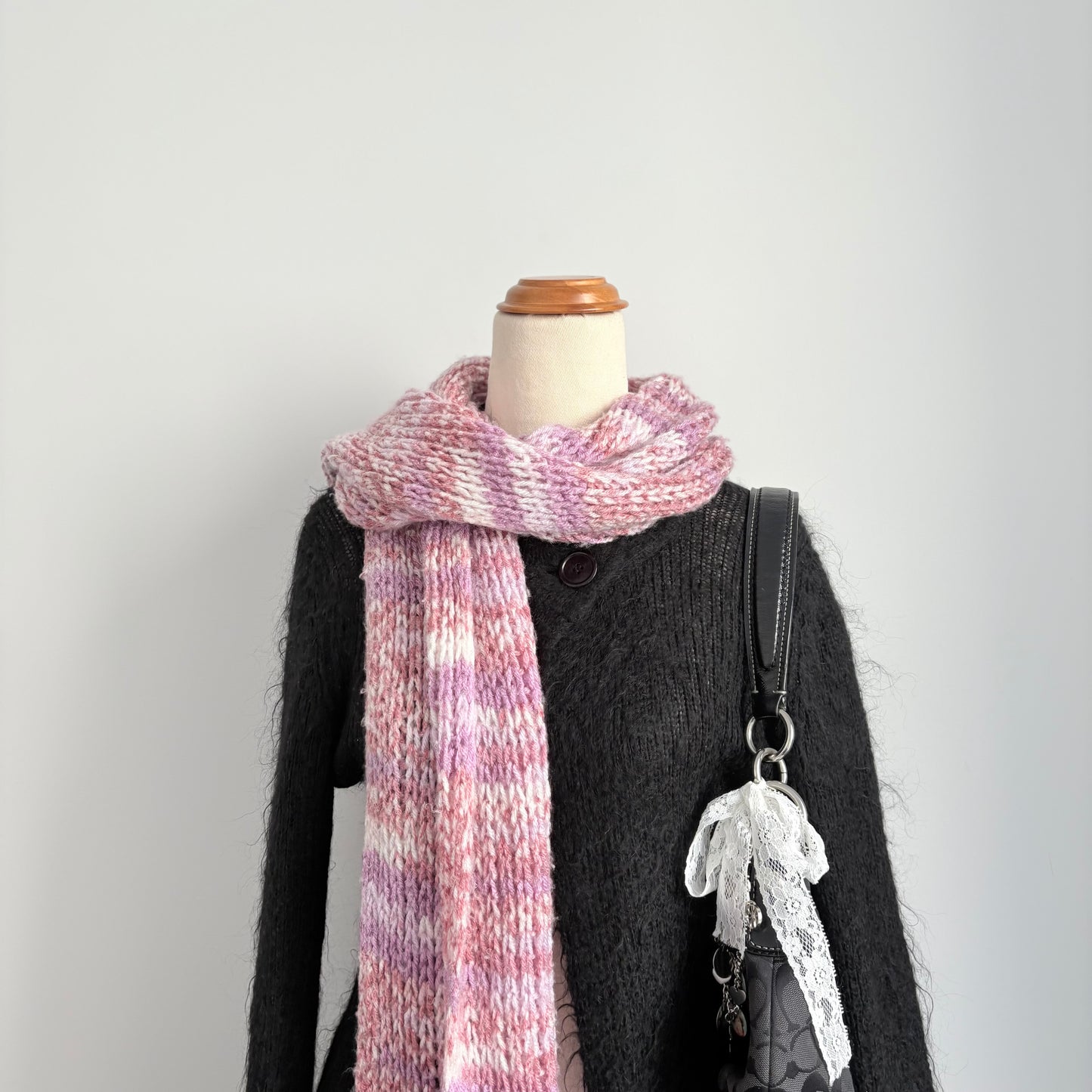 00’s Pink knit tassel scarf