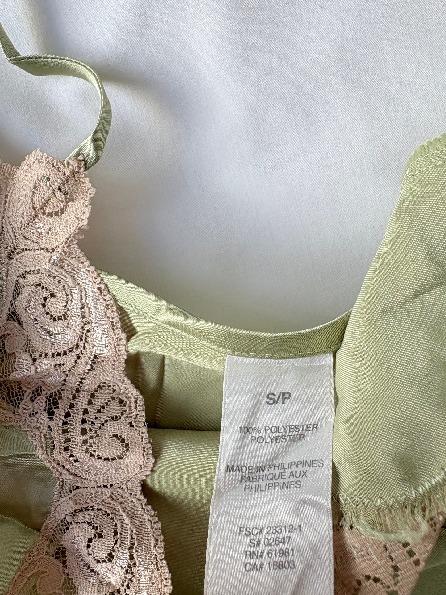 Green lace cropped cami | Size small