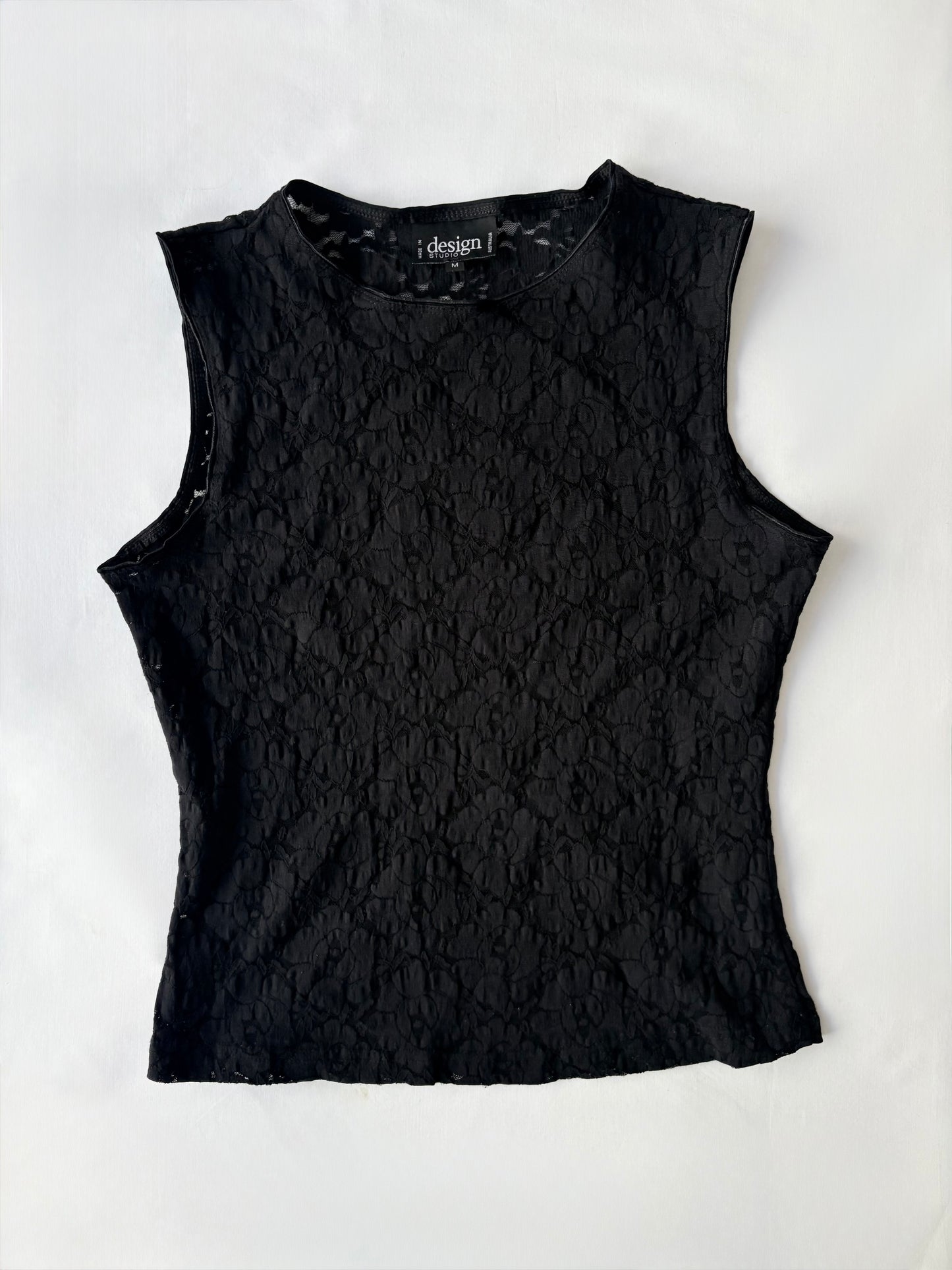 00’s Design black lace tank | Size medium