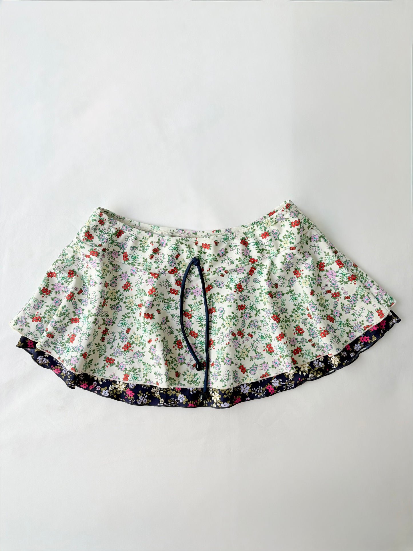 00’s Floral ruffle micro skirt | Size 8