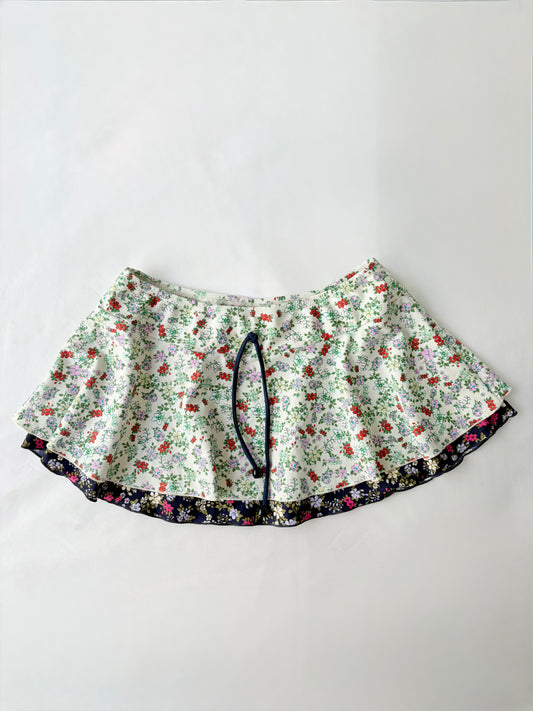 00’s Floral ruffle micro skirt | Size 8