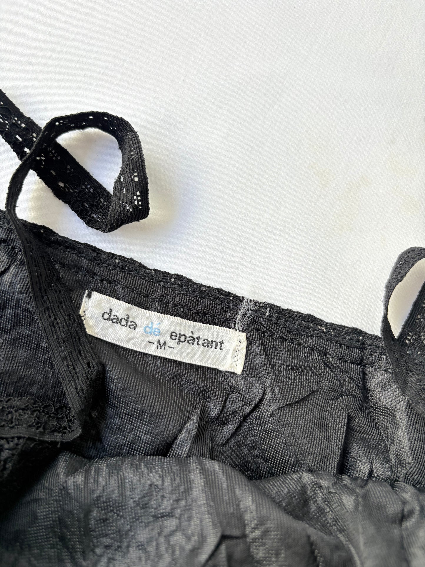 00’s Embroidered trim black cami | Size 8