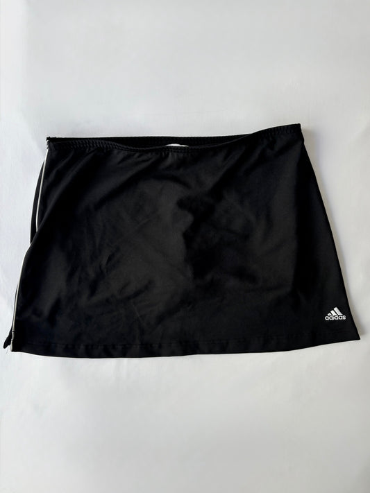 00’s Adidas black tennis skort | Size 14