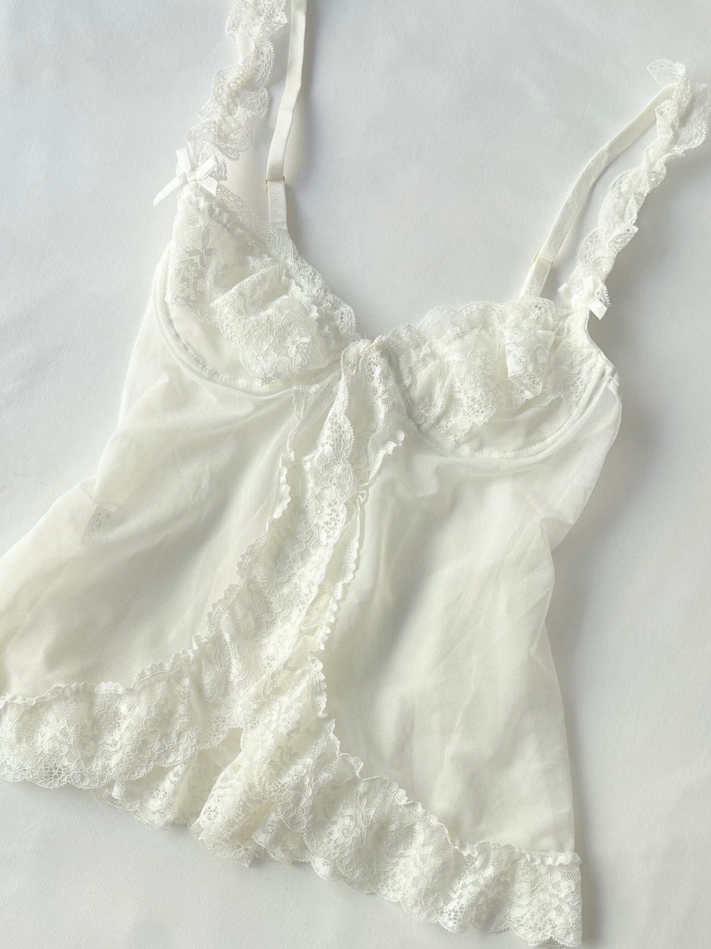 00’s White babydoll lace top | Size small