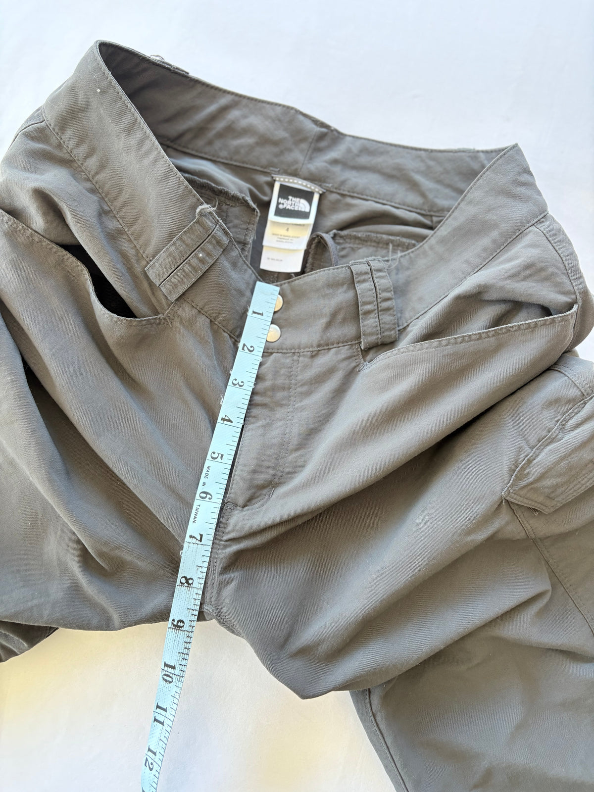00’s TNF charcoal capris | Size 8