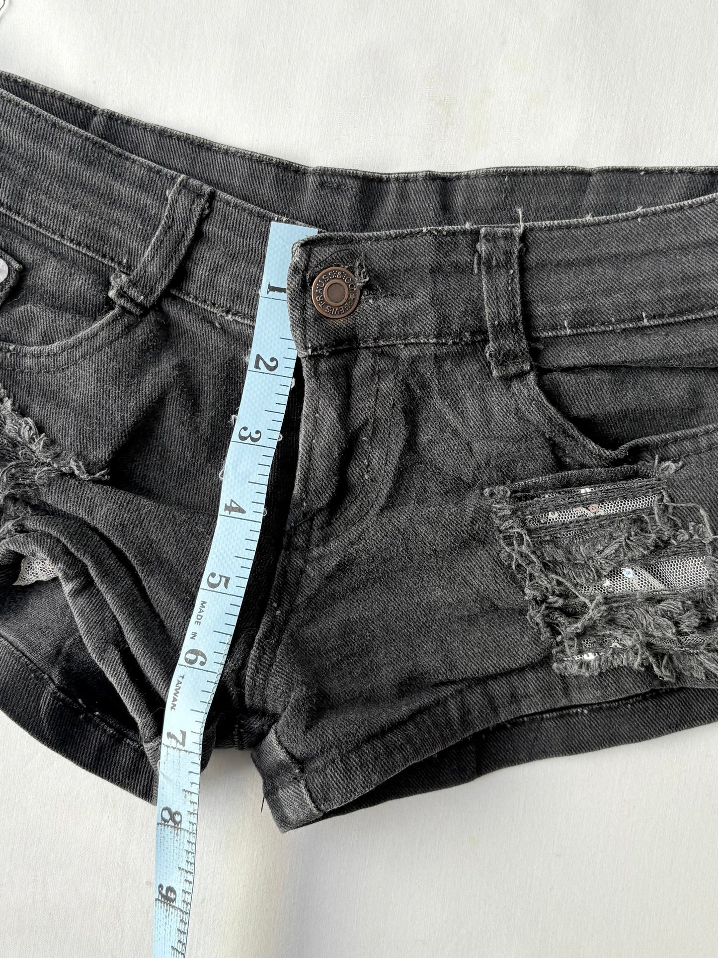 00’s Black micro low rise shorts | Size 6