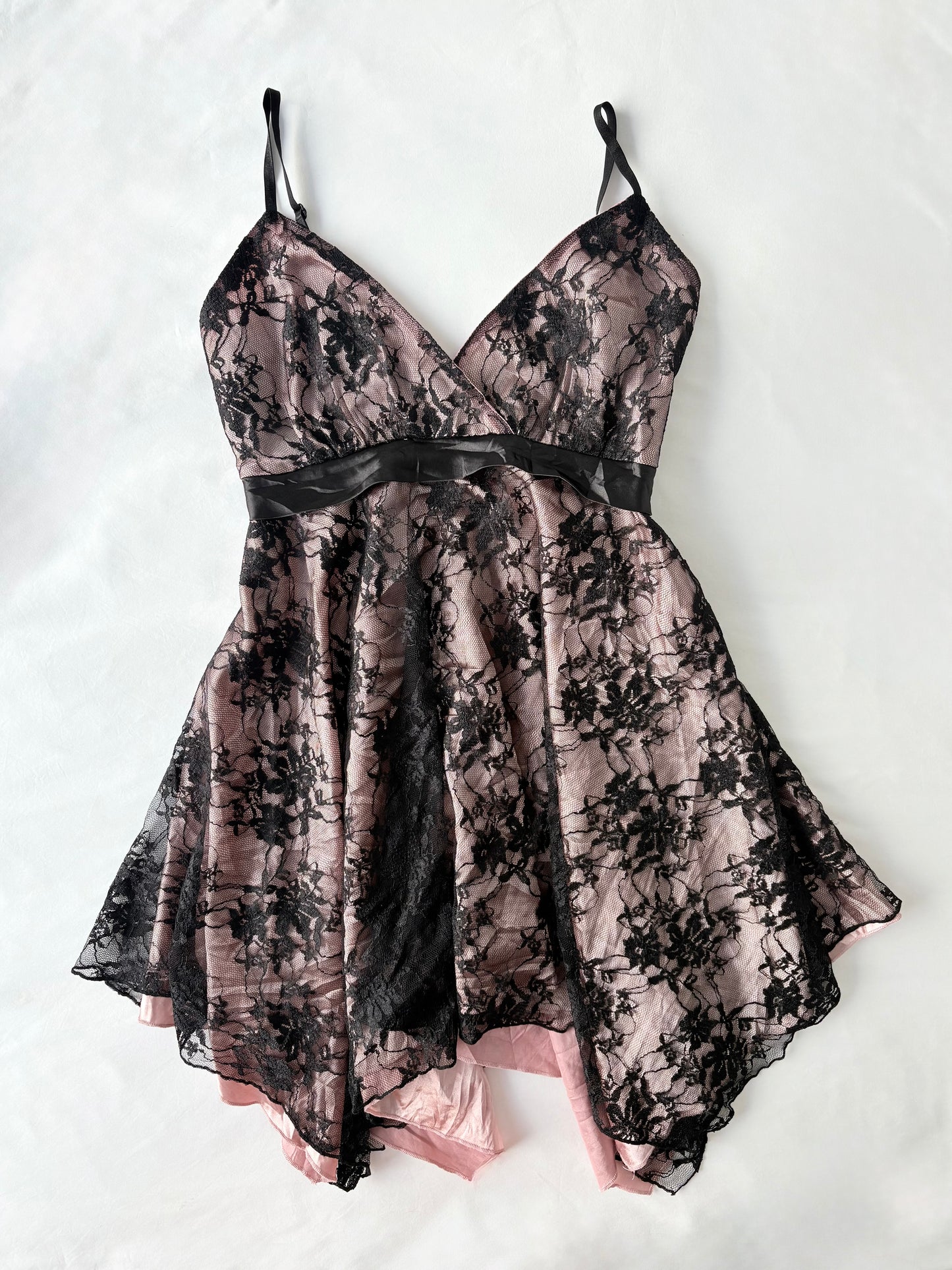 00’s Asymmetrical lace mini dress | Size 10-12