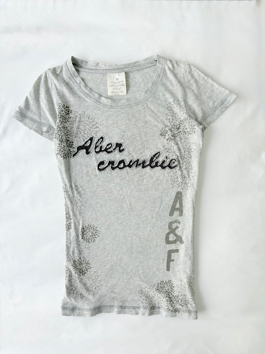00’s Abercrombie grey embroidered tee | Size small
