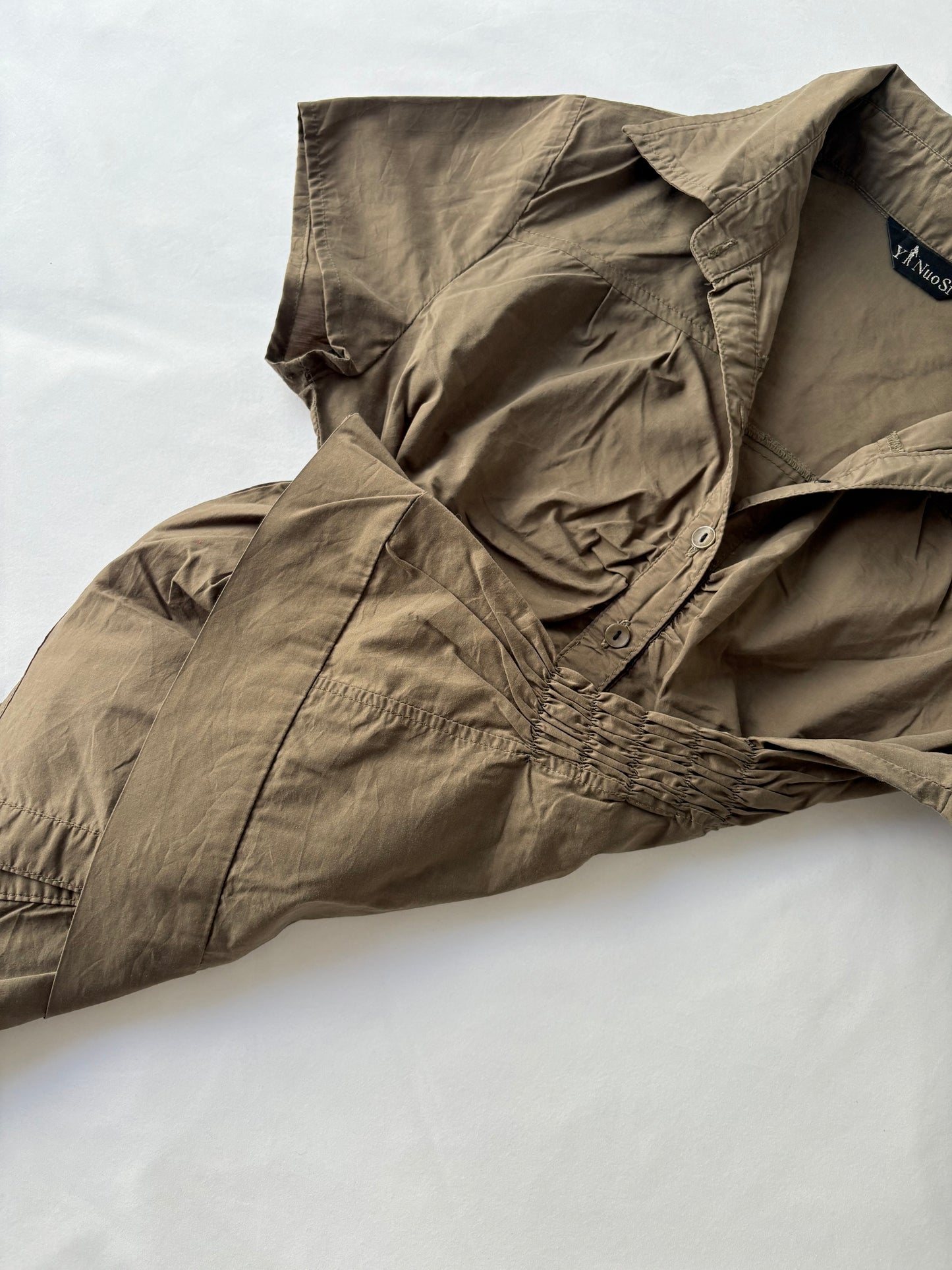 00’s Khaki cinched shirt | Size 10