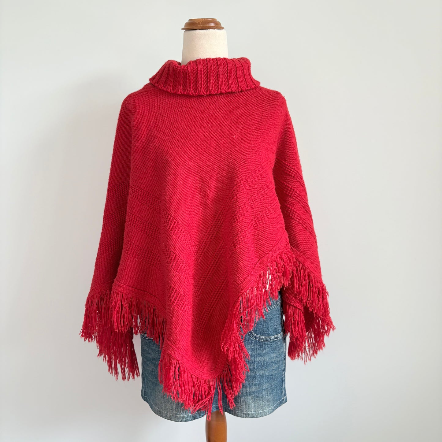 00’s Millers red tassel poncho | Size M/L