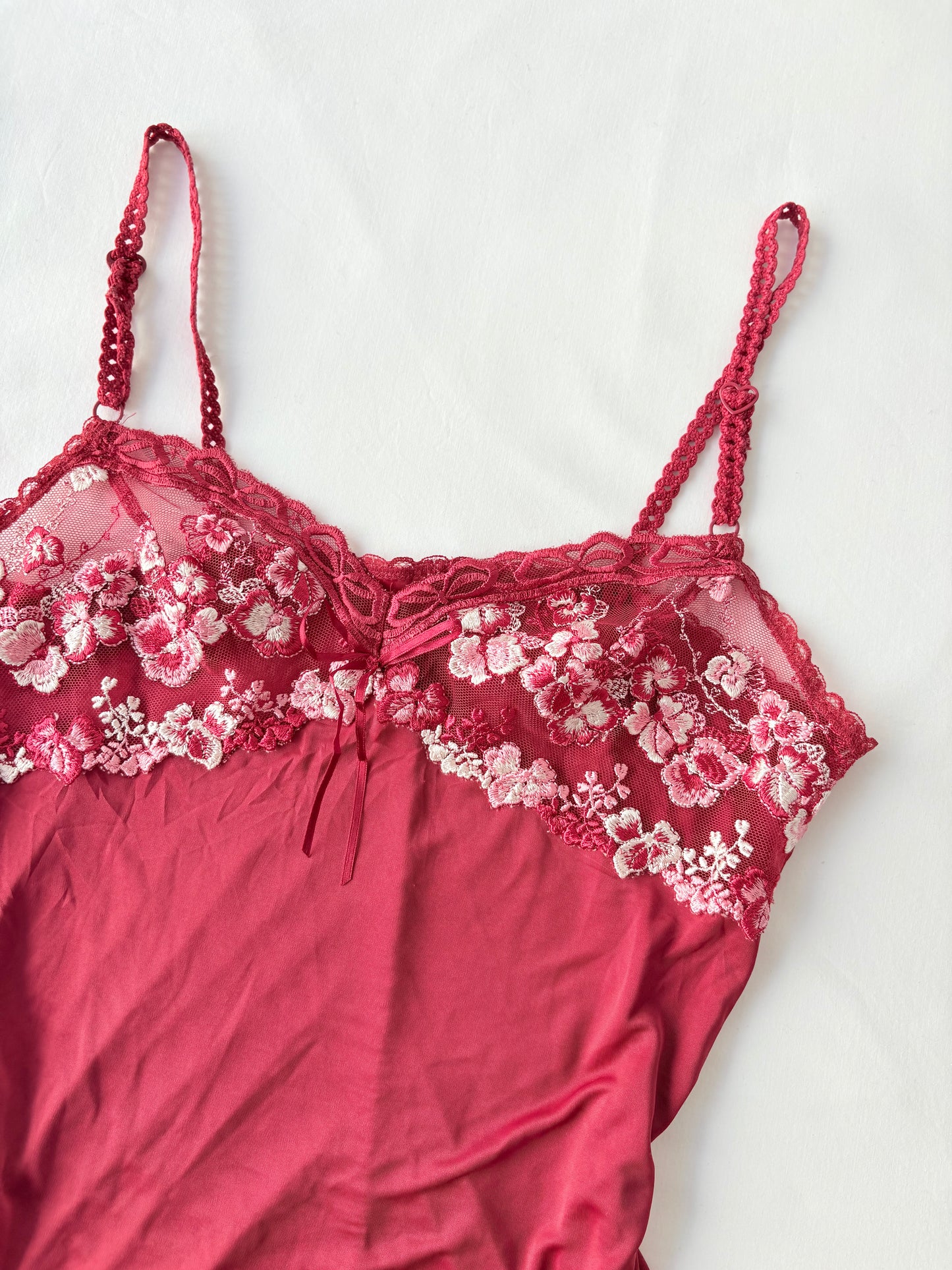 00’s Ruby red embroidered cami | Size medium