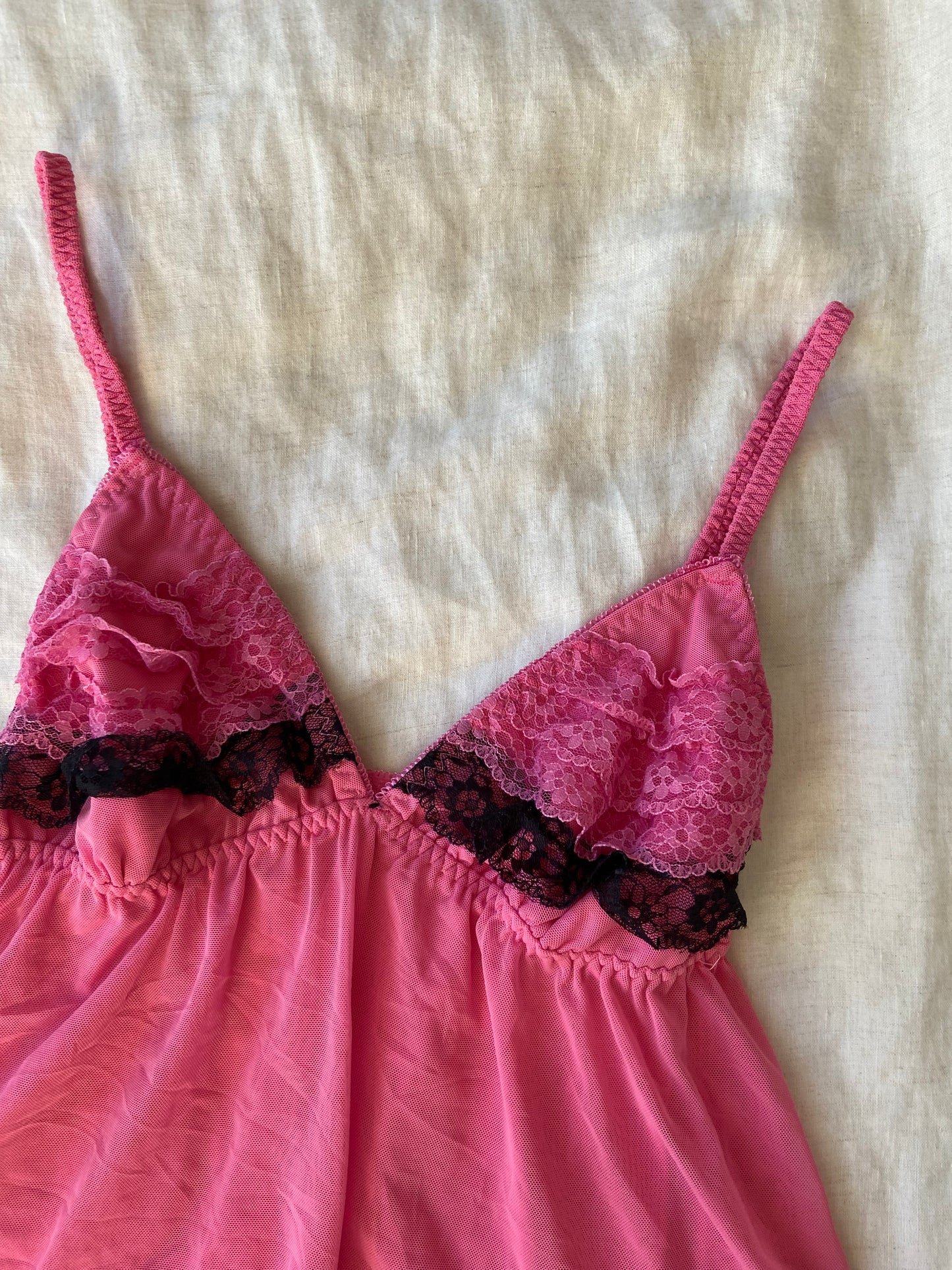 00’s Babydoll pink lace cami | Size 10