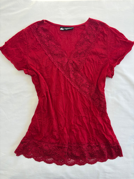 00’s Red lace crinkle top | Size large