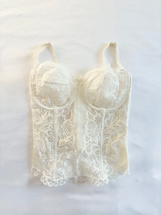 90’s Cream lace corset | Size 14C
