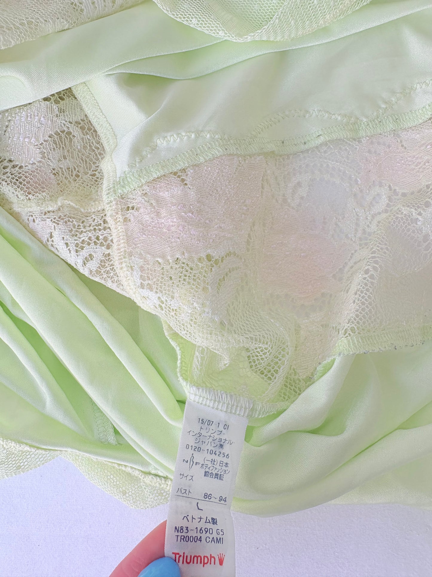 00’s Triumph green lace cami | Size large