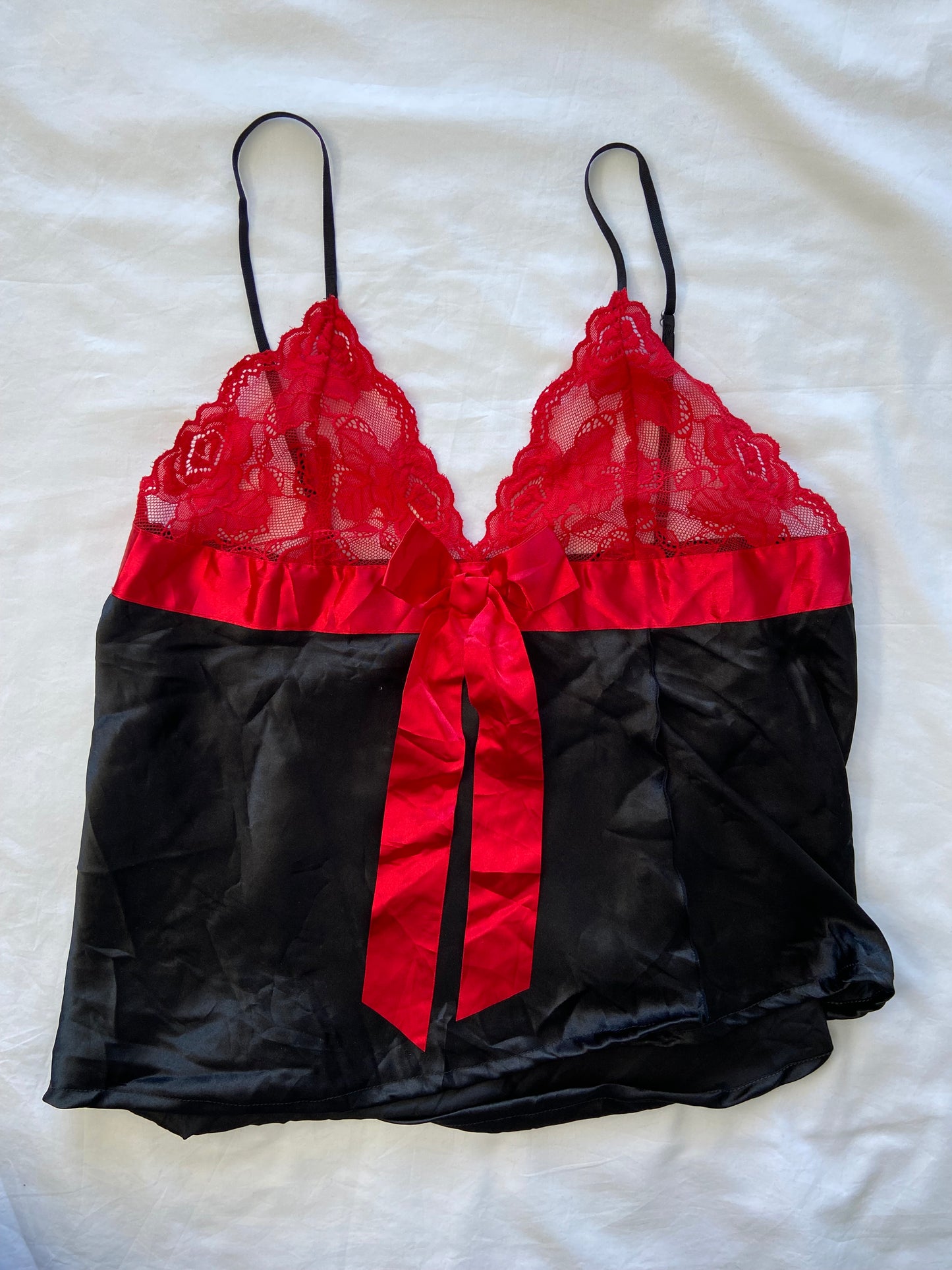 00’s Red and black lace cami | size 12