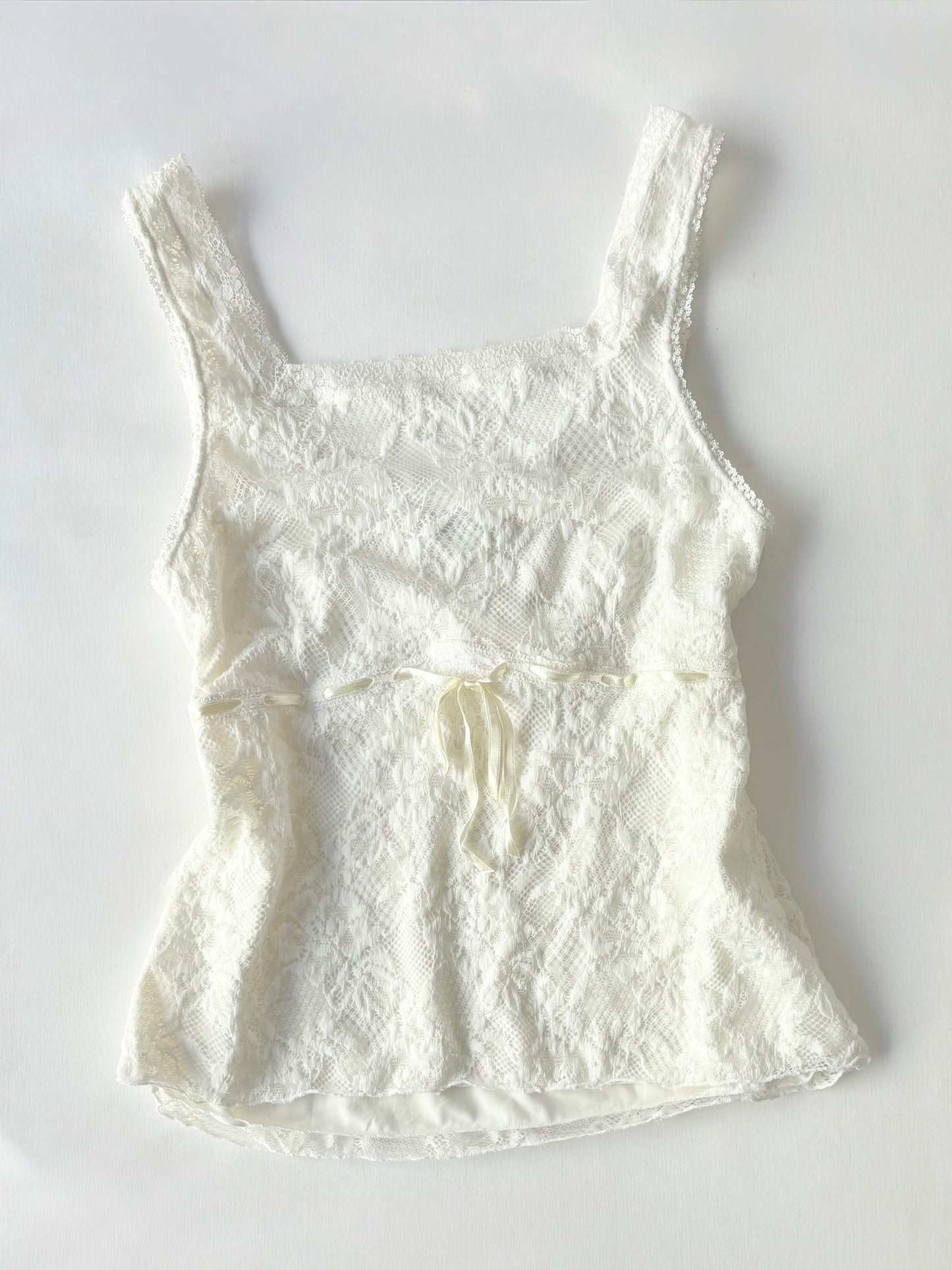 00’s Cream ribbon lace top | Size 8