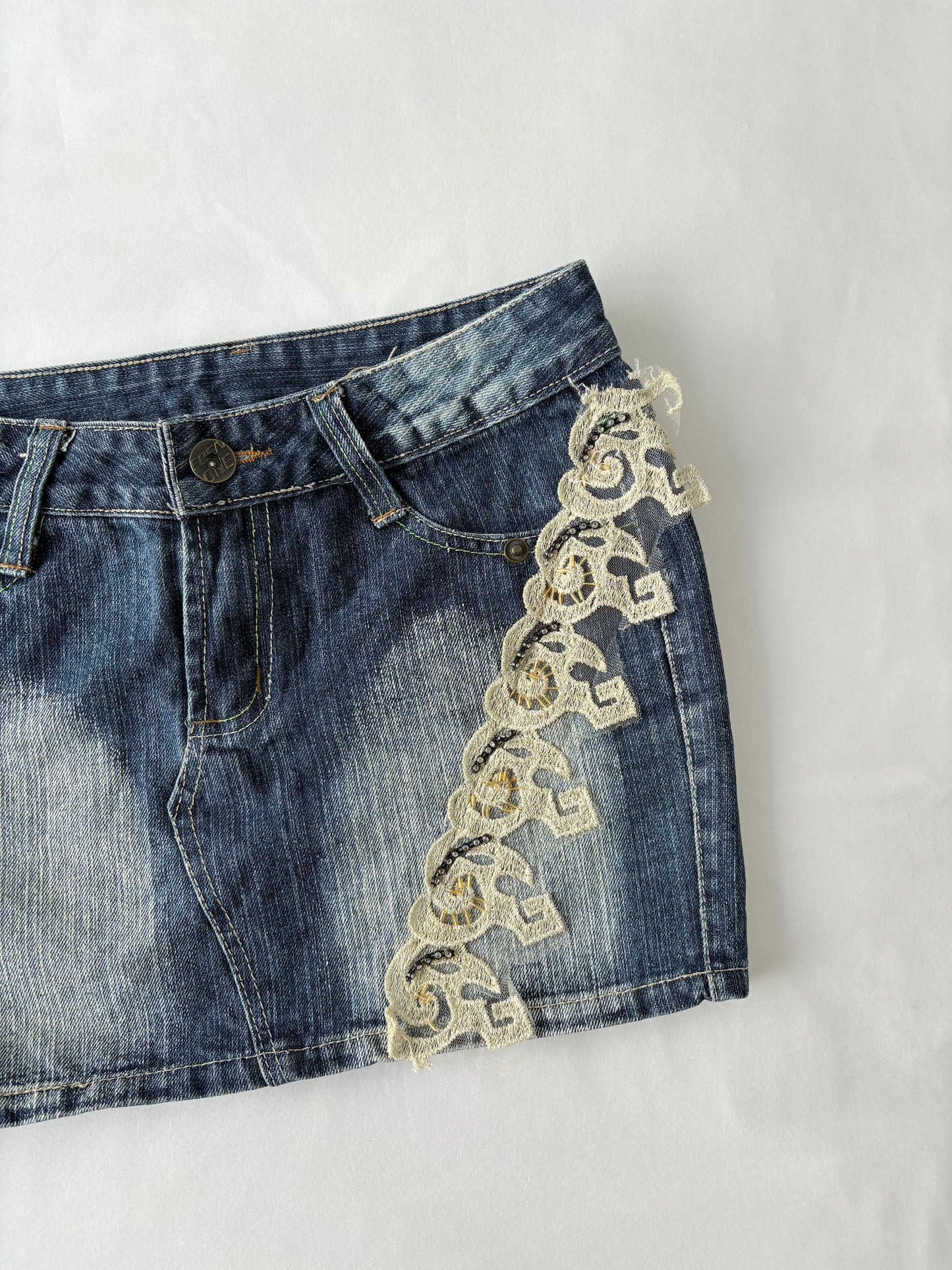 00’s Lace denim mini skirt | Size 10