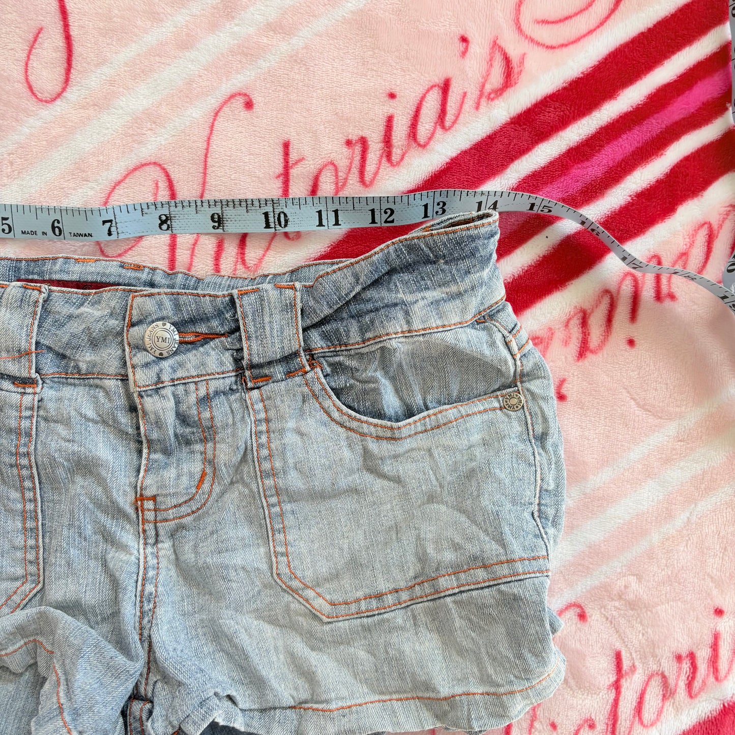 00’s YMI low rise denim shorts | Size 8