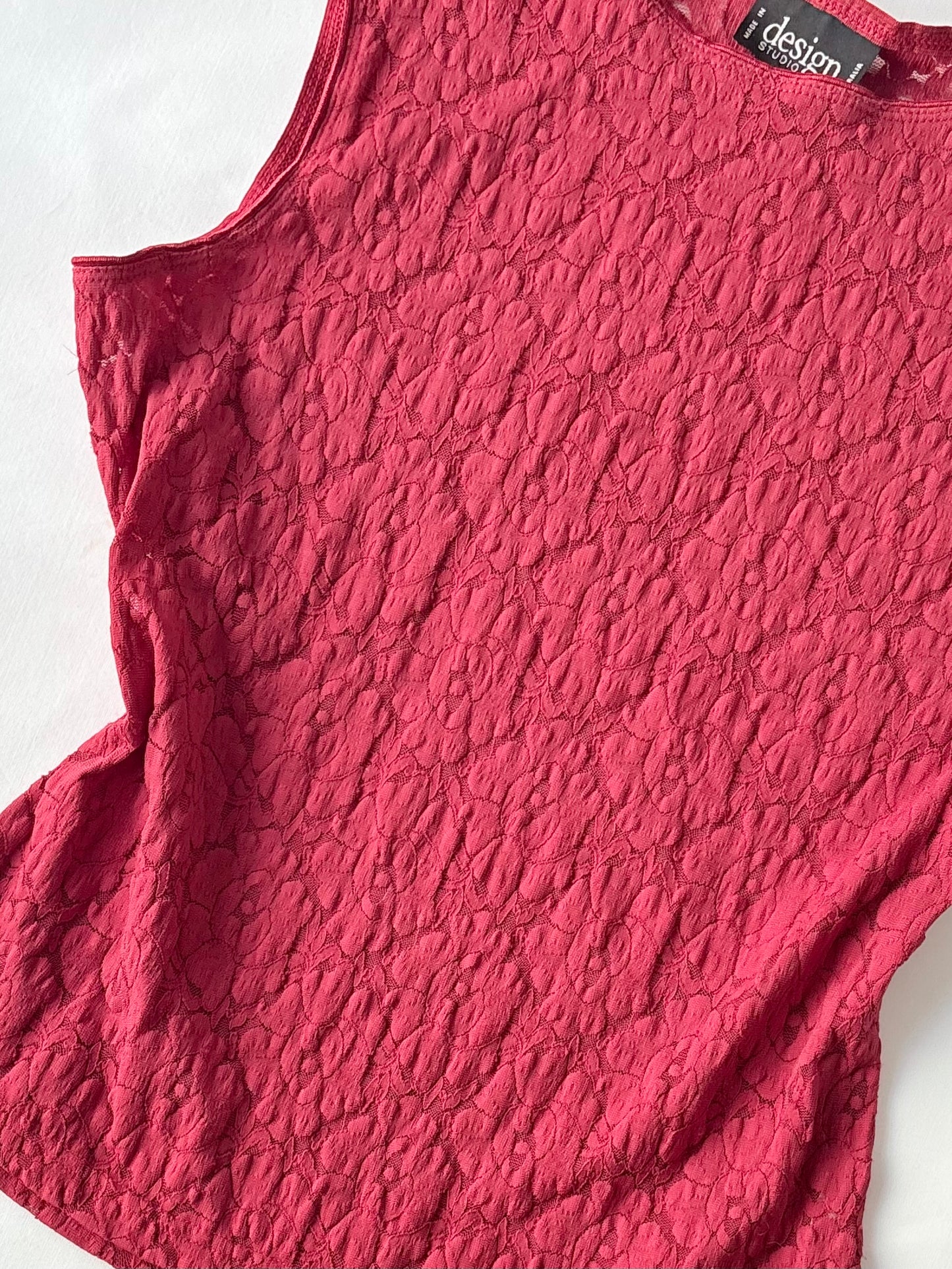 00’s Design red lace tank | Size 12
