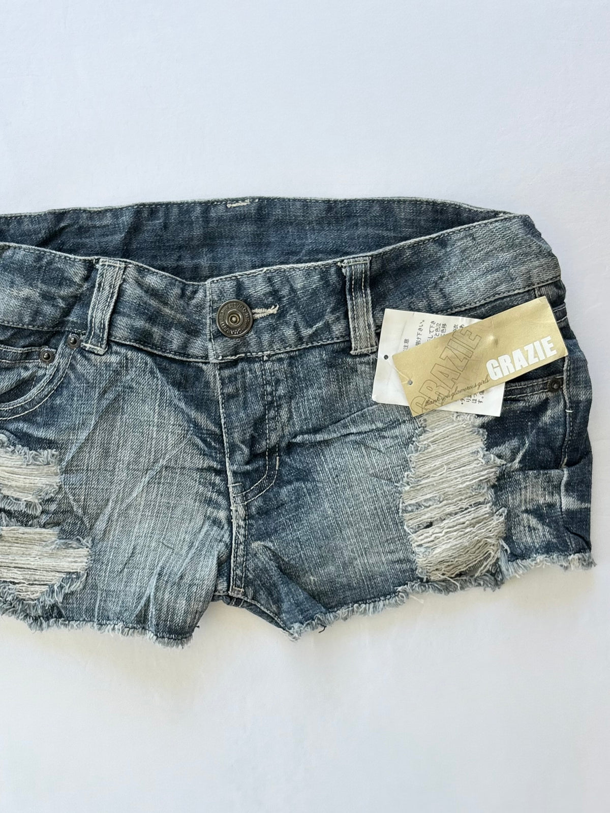 00’s Grazie low rise distressed shorts | Size 10