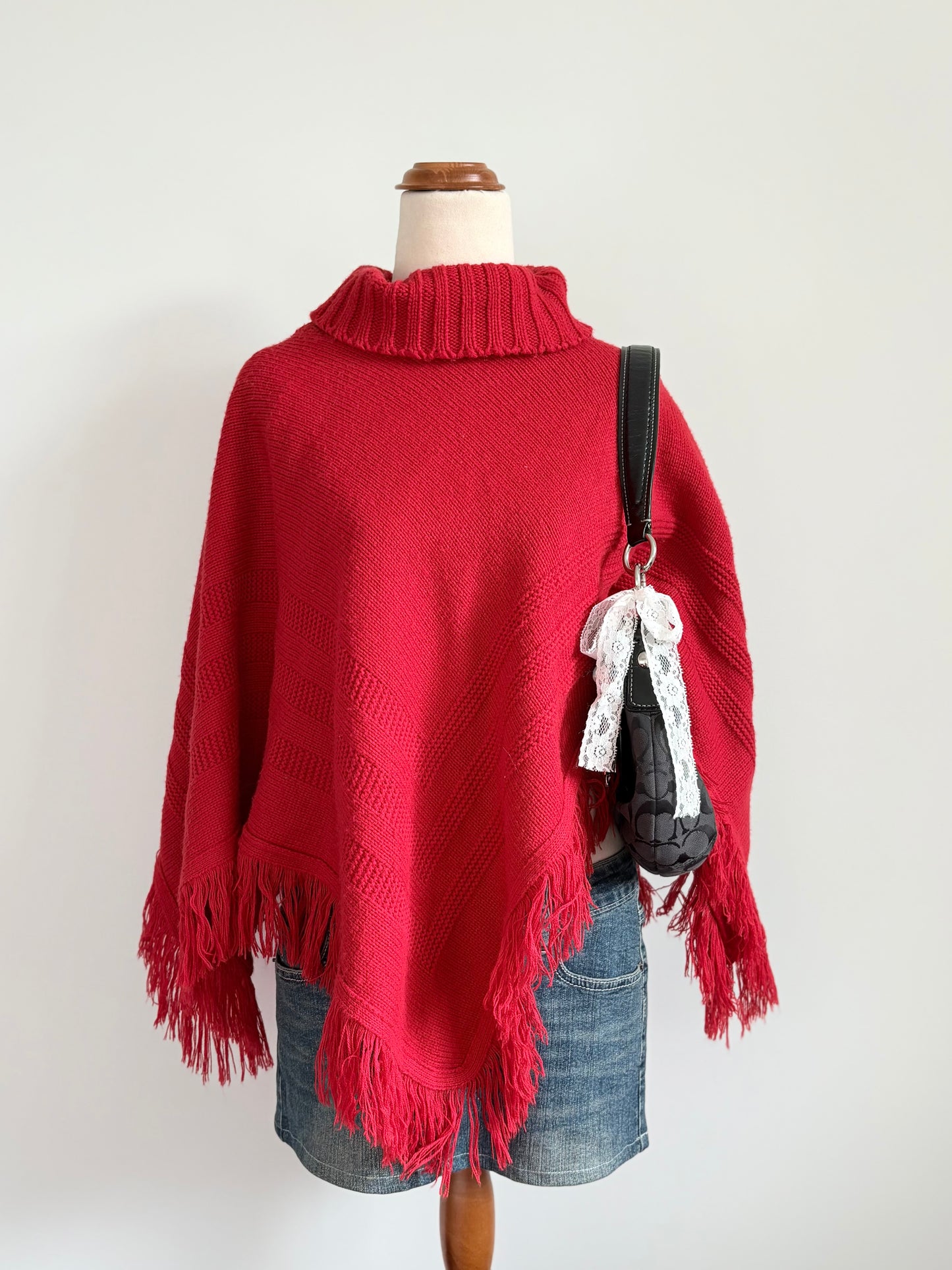 00’s Millers red tassel poncho | Size M/L