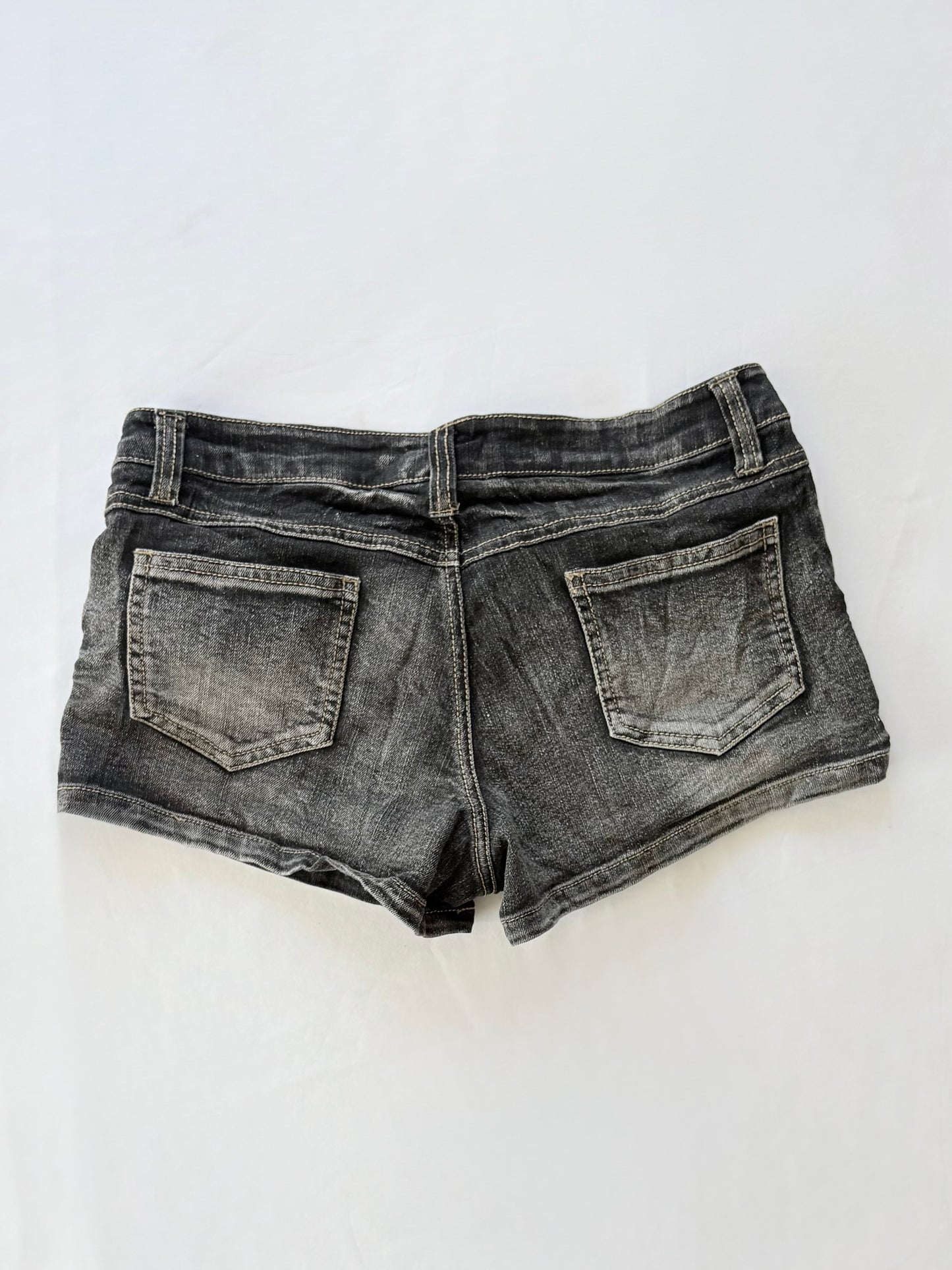 00’s Japanese low rise denim shorts | Size 10